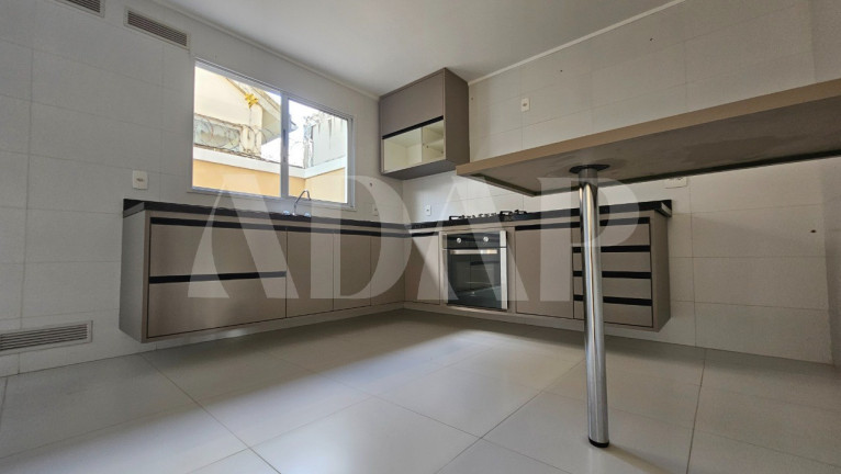 Imagem Casa com 5 Quartos à Venda, 238 m² em Vargem Pequena - Rio De Janeiro Imagem Casa com 5 Quartos à Venda, 238 m² em Vargem Pequena - Rio De Janeiro