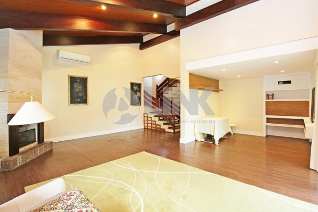 Imagem Casa com 3 Quartos à Venda, 334 m² em Chácara Das Pedras - Porto Alegre
