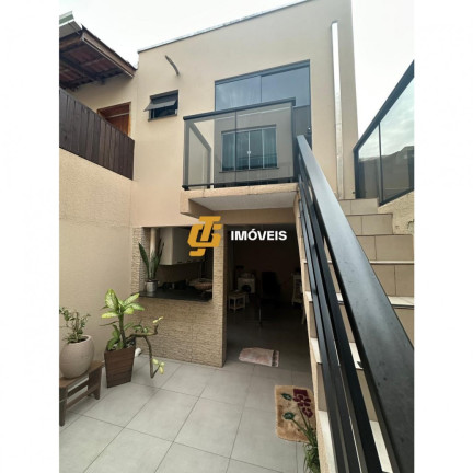 Imagem Sobrado com 3 Quartos à Venda, 50 m² em Santa Regina  - Camboriú