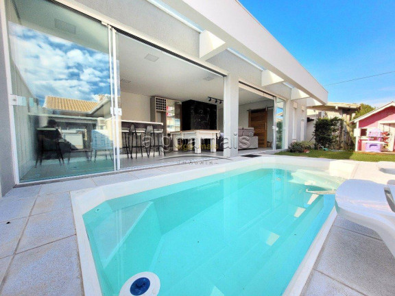 Imagem Casa com 3 Quartos à Venda, 135 m² em Centro - Xangri-lá