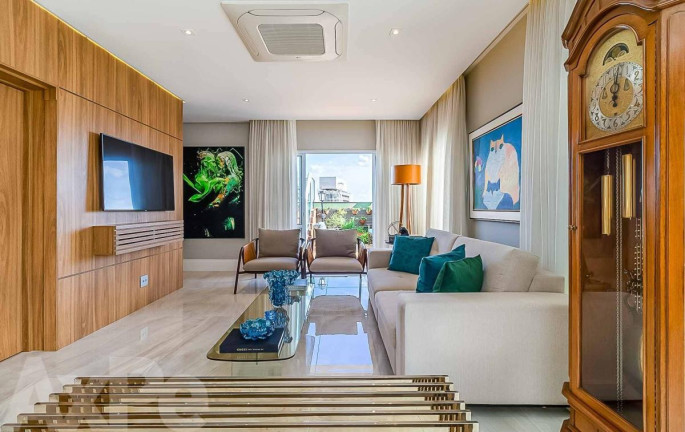 Imagem Cobertura com 4 Quartos à Venda, 272 m²