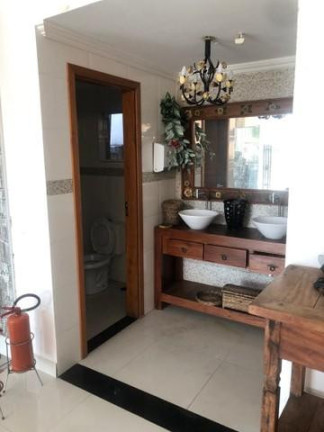 Imóvel Comercial à Venda, 750 m² em Jardim Acapulco - Guarujá