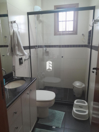 Imagem Casa com 3 Quartos à Venda, 220 m² em Juscelino Kubitschek - Santa Maria