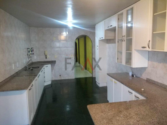 Imagem Casa com 2 Quartos à Venda, 221 m² em Bonsucesso - Guarapuava Imagem Casa com 2 Quartos à Venda, 221 m² em Bonsucesso - Guarapuava