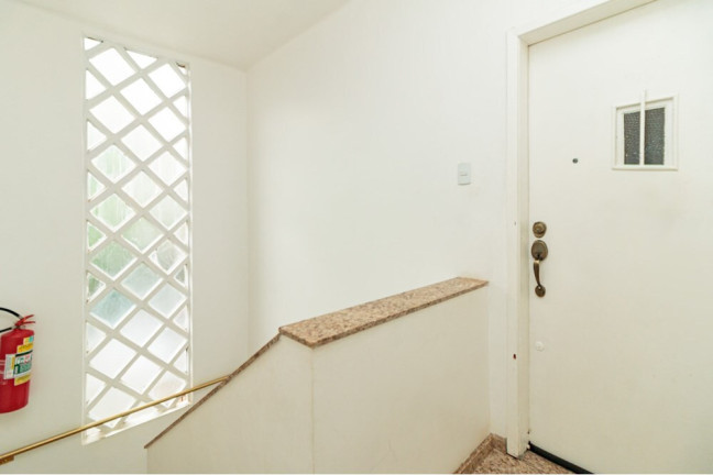 Imagem Imóvel com 3 Quartos à Venda, 117 m² em Petrópolis - Porto Alegre Imagem Imóvel com 3 Quartos à Venda, 117 m² em Petrópolis - Porto Alegre