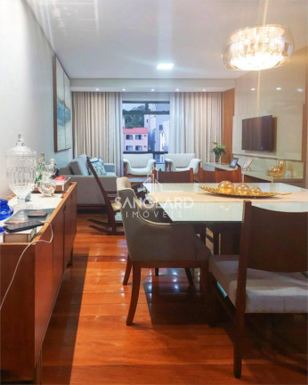 Cobertura com 4 Quartos à Venda, 204 m²