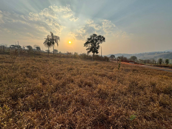 Chácara à Venda, 420 m² em Parque Dos Coqueiros - Itatiaiuçu