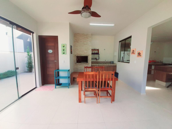 Imagem Sobrado com 3 Quartos à Venda, 284 m² em Centro - Balneário Piçarras