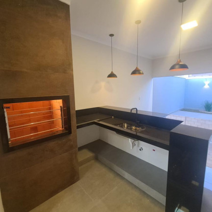 Imagem Casa com 3 Quartos à Venda, 170 m² em Lívia Iii - Botucatu