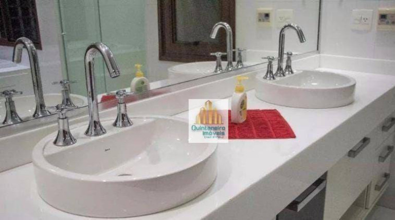 Imagem Sobrado com 3 Quartos à Venda ou Locação, 623 m² em Jardim Maia - Guarulhos Imagem Sobrado com 3 Quartos à Venda ou Locação, 623 m² em Jardim Maia - Guarulhos