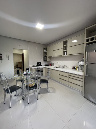 Casa com 4 Quartos à Venda, 217 m² em São Cristóvão - Goianésia