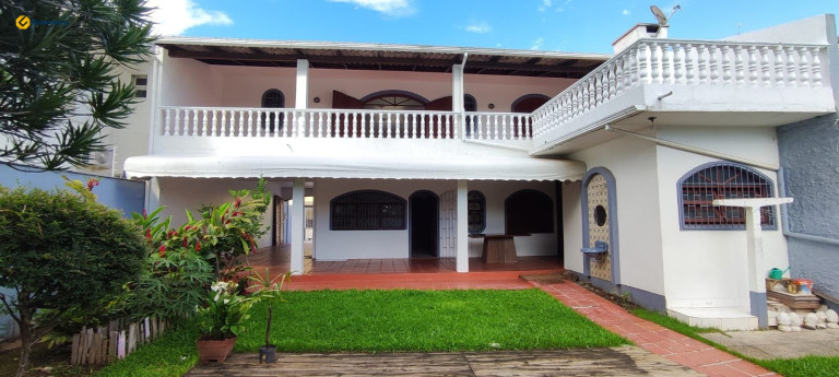 Imagem Casa com 4 Quartos à Venda, 300 m² em Coqueiros - Florianopolis