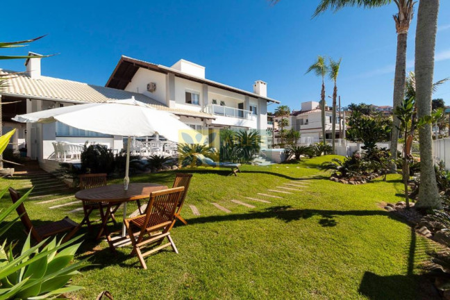 Casa com 6 Quartos à Venda, 805 m² em Centro - Bombinhas