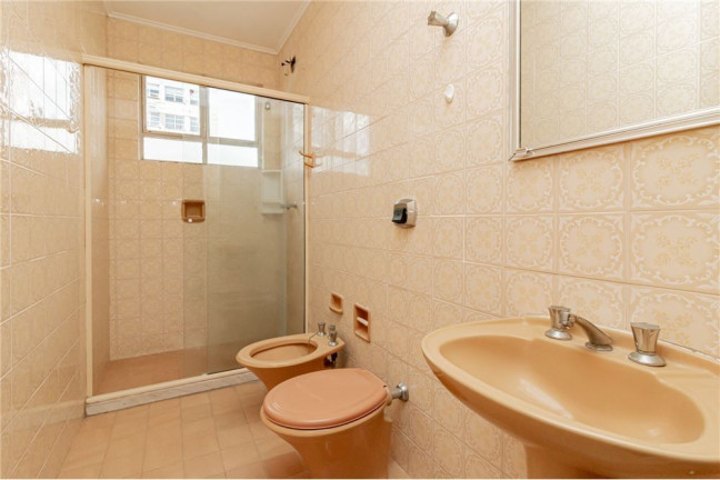 Imagem Imóvel com 2 Quartos à Venda,  em Petrópolis - Porto Alegre