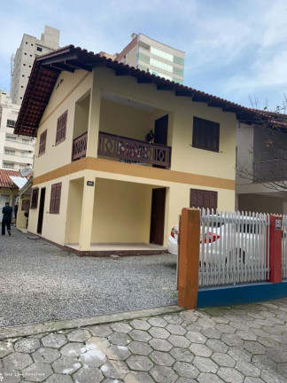 Imagem Casa com 3 Quartos para Temporada, 140 m² em Meia Praia - Itapema