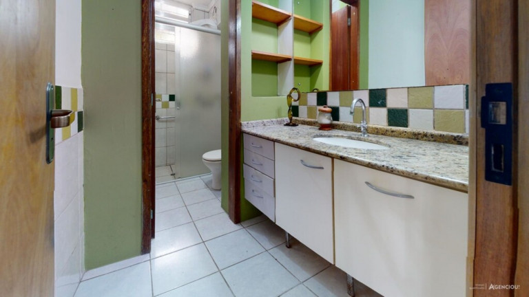 Imagem Imóvel com 3 Quartos à Venda, 80 m² em Medianeira - Porto Alegre Imagem Imóvel com 3 Quartos à Venda, 80 m² em Medianeira - Porto Alegre