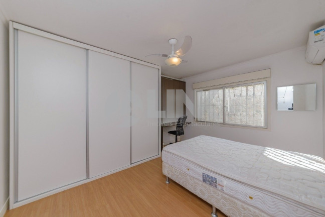 Imagem Casa com 3 Quartos à Venda, 147 m² em Chácara Das Pedras - Porto Alegre Imagem Casa com 3 Quartos à Venda, 147 m² em Chácara Das Pedras - Porto Alegre