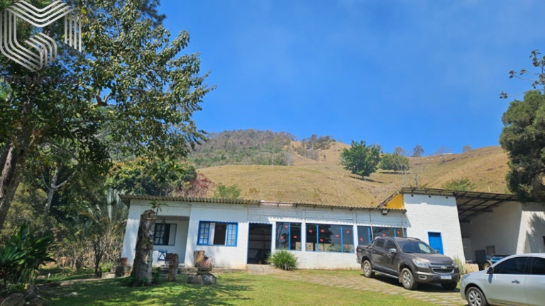 Imagem Imóvel com 8 Quartos à Venda, 2.500 m² em Amparo - Nova Friburgo Imagem Imóvel com 8 Quartos à Venda, 2.500 m² em Amparo - Nova Friburgo