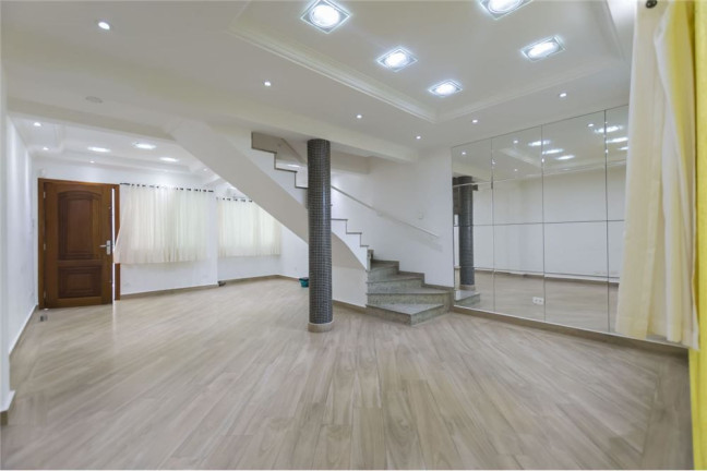 Imagem Casa com 3 Quartos à Venda, 270 m² em Cambuci - São Paulo Imagem Casa com 3 Quartos à Venda, 270 m² em Cambuci - São Paulo