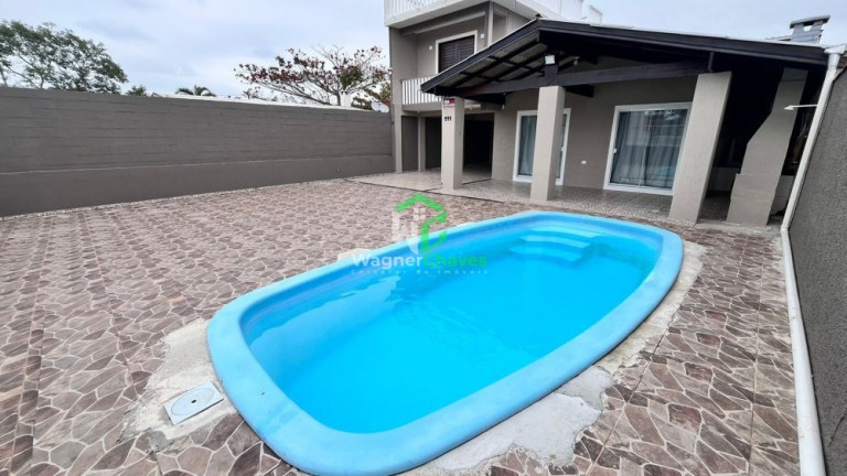 Casa com 5 Quartos para Alugar ou Temporada, 52 m² em Shangri-lá - Pontal Do Paraná