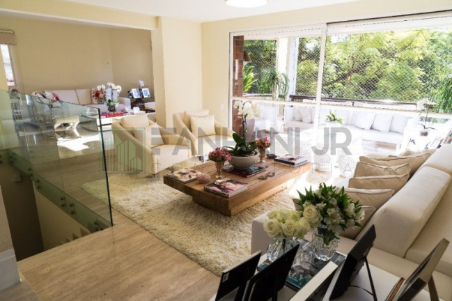 Imóvel com 5 Quartos à Venda, 285 m² em Jardim Europa - São Paulo