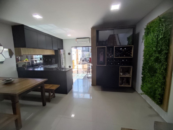 Imagem Casa com 3 Quartos à Venda, em Saguaçu - Joinville Imagem Casa com 3 Quartos à Venda, em Saguaçu - Joinville