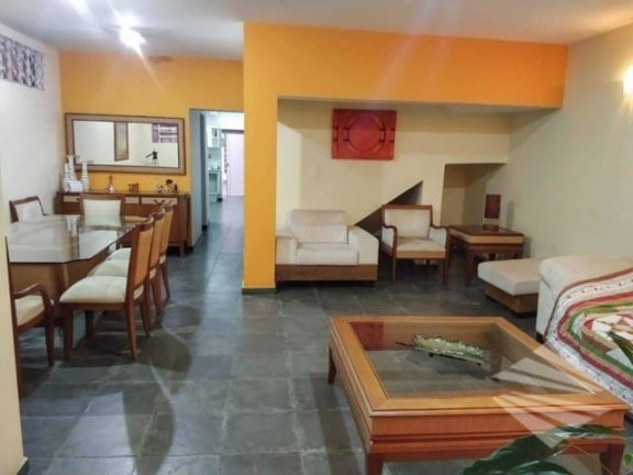 Sobrado com 3 Quartos à Venda, 240 m² em Centro - Taubaté