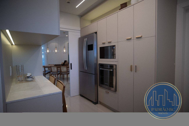 Imagem Apartamento com 4 Quartos à Venda, 182 m² em Centro - Balneário Camboriú Imagem Apartamento com 4 Quartos à Venda, 182 m² em Centro - Balneário Camboriú