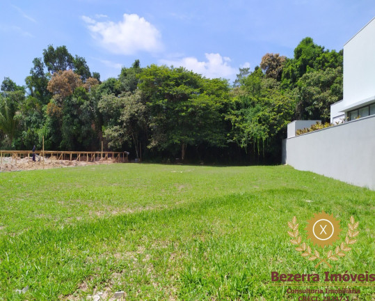 Terreno à Venda, 832 m² em Riviera - Bertioga