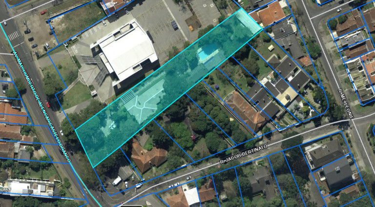 Imagem Terreno à Venda, 3.177 m² em Cristo Rei - Curitiba Imagem Terreno à Venda, 3.177 m² em Cristo Rei - Curitiba