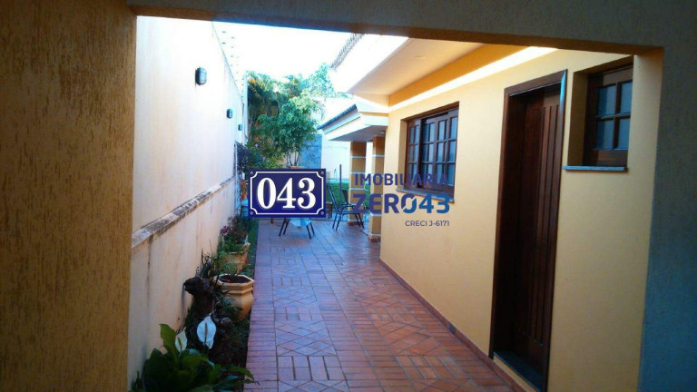 Imagem Casa com 3 Quartos à Venda, 300 m² em Aurora - Londrina