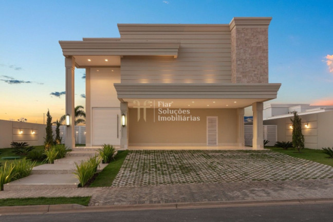Sobrado com 4 Quartos à Venda, 479 m² em Morada Dos Nobres - Cuiabá