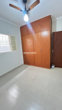 Imagem Casa com 4 Quartos à Venda, 300 m²