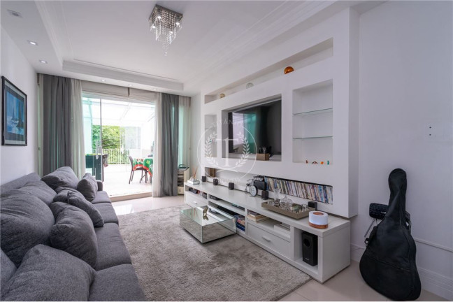 Imagem Casa com 3 Quartos à Venda, 130 m² em Vila Marari - São Paulo