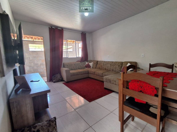 Imagem Casa com 3 Quartos à Venda, 200 m²
