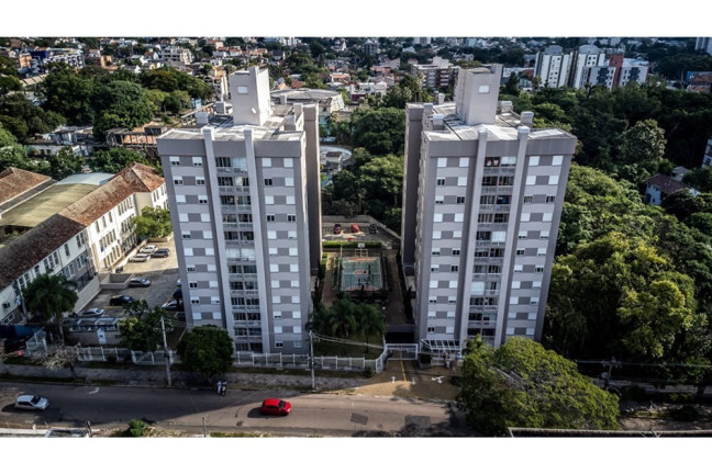 Imóvel com 3 Quartos à Venda,  em Teresópolis - Porto Alegre