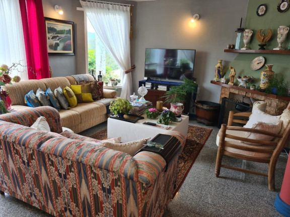 Imagem Casa com 3 Quartos à Venda, 182 m² em Albuquerque - Teresópolis Imagem Casa com 3 Quartos à Venda, 182 m² em Albuquerque - Teresópolis