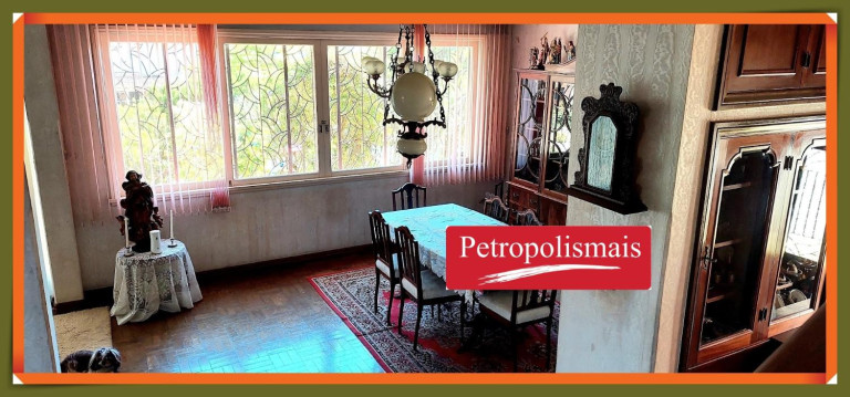 Imagem Casa com 4 Quartos à Venda, 234 m² em Valparaíso - Petrópolis