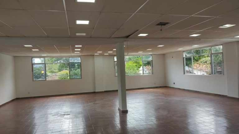 Imagem Casa com 5 Quartos à Venda, 375 m² em Campo Grande - Rio De Janeiro Imagem Casa com 5 Quartos à Venda, 375 m² em Campo Grande - Rio De Janeiro