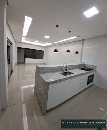 Imagem Casa com 3 Quartos à Venda, 250 m² em Ibituruna - Montes Claros