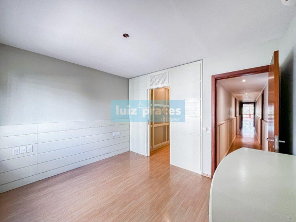 Imagem Apartamento com 3 Quartos à Venda, 182 m² em Moinhos De Vento - Porto Alegre