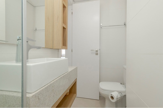 Imagem Imóvel com 3 Quartos à Venda, 93 m² em Petrópolis - Porto Alegre Imagem Imóvel com 3 Quartos à Venda, 93 m² em Petrópolis - Porto Alegre