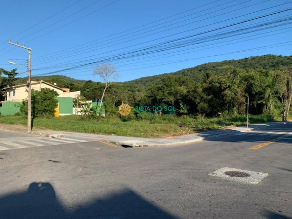 Terreno à Venda, 400 m² em Bombas - Bombinhas