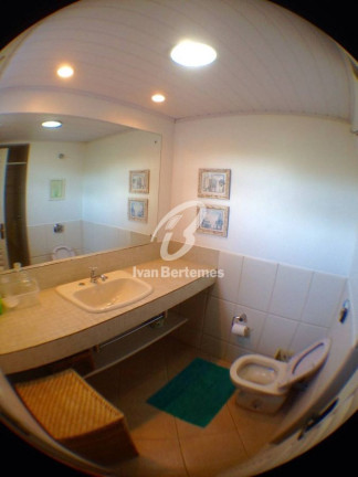 Imagem Casa com 3 Quartos para Temporada, em Canto Grande - Bombinhas Imagem Casa com 3 Quartos para Temporada, em Canto Grande - Bombinhas