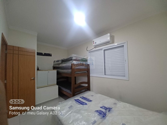 Imagem Casa com 1 Quarto à Venda, 34 m² em Maracanã - Praia Grande Imagem Casa com 1 Quarto à Venda, 34 m² em Maracanã - Praia Grande