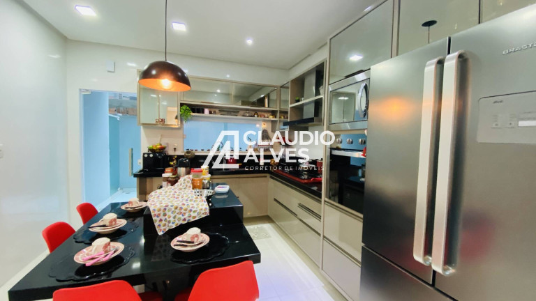 Imagem Casa de Condomínio com 4 Quartos à Venda, 260 m² em Papagaio - Feira De Santana Imagem Casa de Condomínio com 4 Quartos à Venda, 260 m² em Papagaio - Feira De Santana