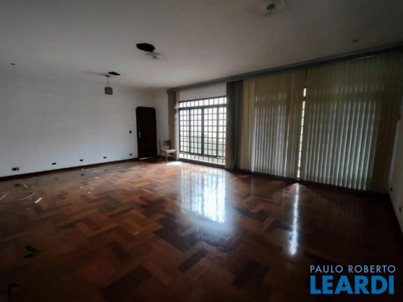 Sobrado com 4 Quartos à Venda, 382 m² em Vila Assunção - Santo André