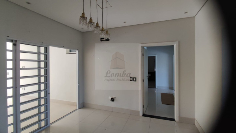 Imagem Casa com 5 Quartos para Alugar, 382 m² em Jardim Itália - Cuiabá
