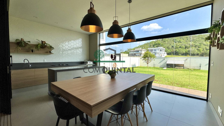 Imagem Casa com 4 Quartos à Venda, 322 m² em Alphaville - Santana De Parnaíba Imagem Casa com 4 Quartos à Venda, 322 m² em Alphaville - Santana De Parnaíba