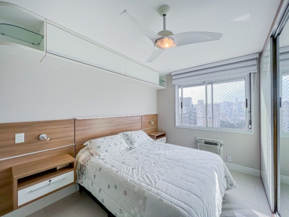 Imagem Imóvel com 2 Quartos à Venda, 72 m² em Petrópolis - Porto Alegre